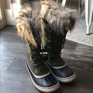 New in Box, Sorel Joan of Arctic Boots